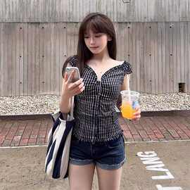 韩系格纹一字肩衬衫女夏季2025新款纯欲辣妹独别致两穿上衣无袖