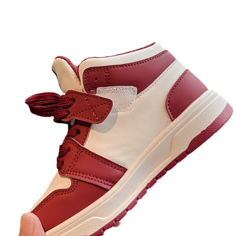 Zapatillas clásicas de alta gama para niños 2023 Primavera y otoño Nuevo estilo coreano de las niñas zapatillas casuales niños zapatos de Panda blanco y negro