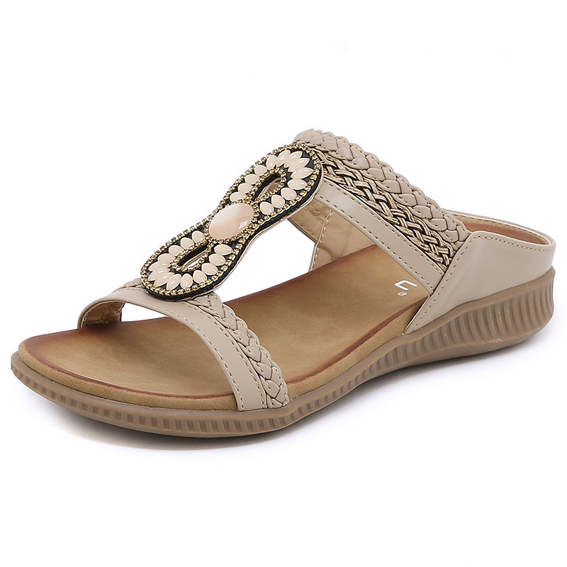 En stock 2024 nuevas sandalias europeas y americanas Bohemia rhinestone cabeza redonda cómoda vacaciones junto al mar más tamaño zapatos planos