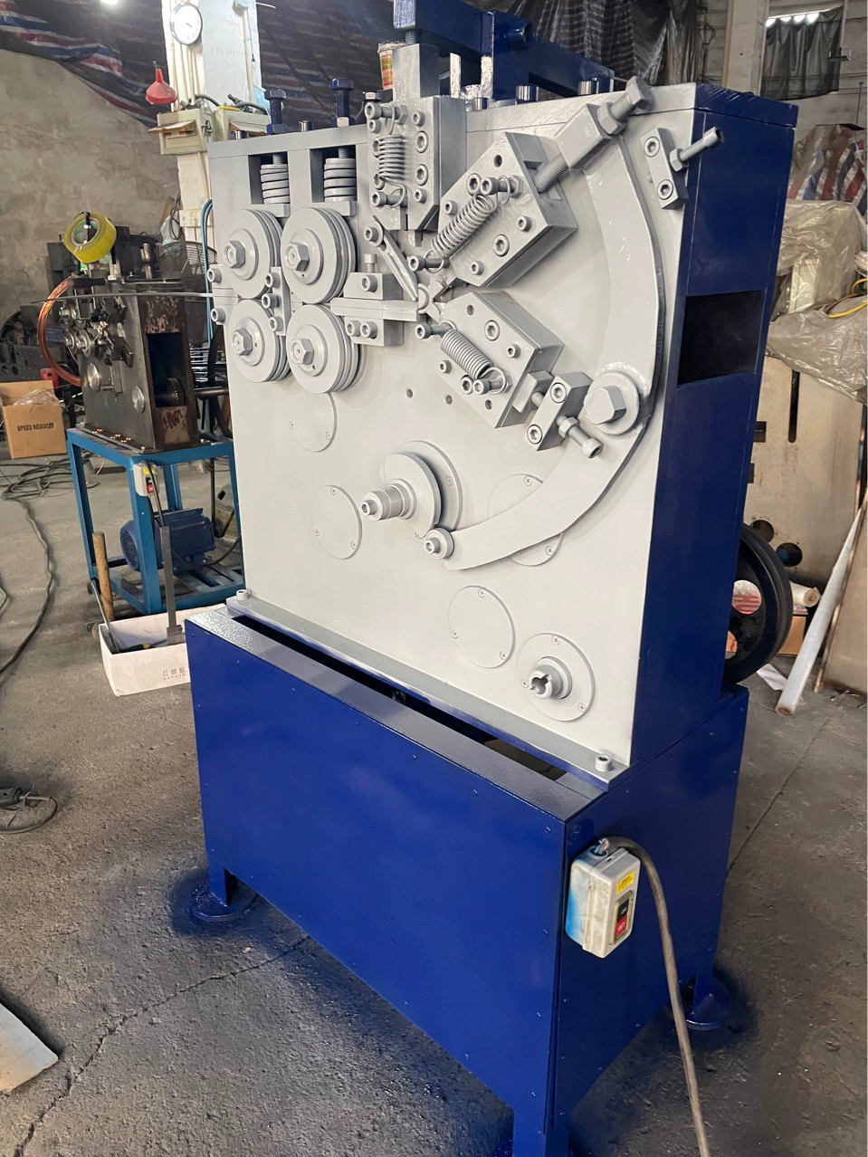 Поставка пружинного оборудования и производителя оборудования, машина для звонков с ЧПУ, универсальная пружинная машина, клетка для хранения, мусорное ведро, заводская машина