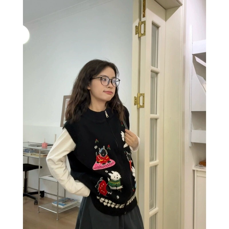 可爱卡通小狗刺绣针织马甲女装2025年早春季减龄宽松叠穿无袖上衣|undefined