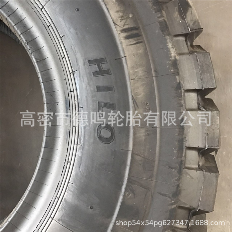 Suministro especial en forma de camión volquete de fuselaje ancho de neumáticos 27.00R49 Minería de acero maquinaria de ingeniería de neumáticos