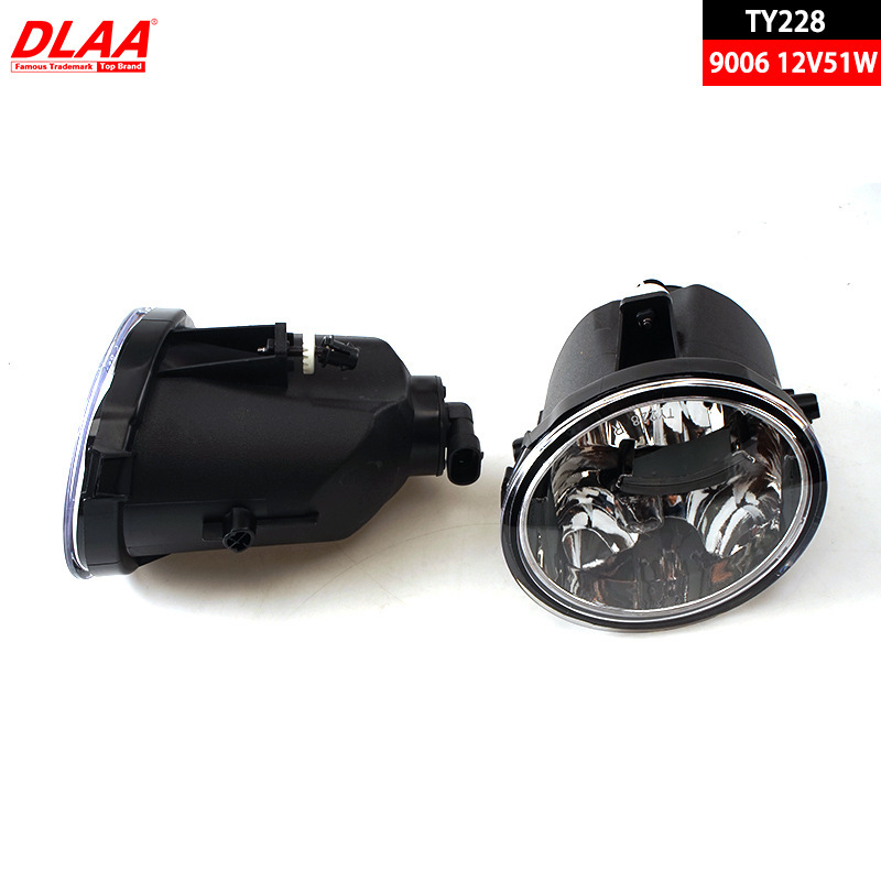 Aplicable a TOYOTA 04 / 05 / 06 año TUNDRA / SEQUOIA conjunto de luz de niebla delantera luz diurna luz de barra delantera