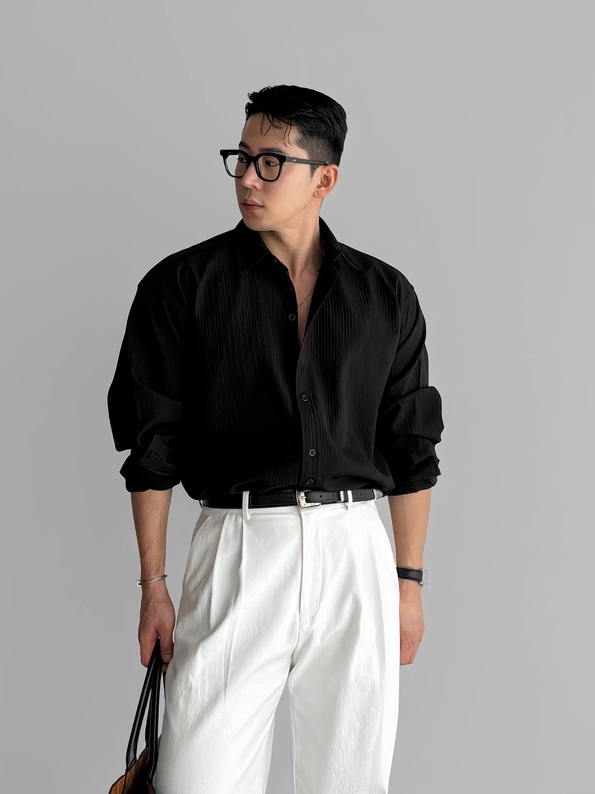 黒長袖シャツ男性高級感縦縞理軽熟風寸シャツ