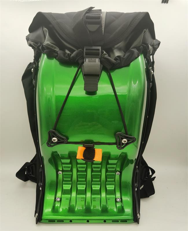 Casco de motocicleta, equipo de motocicleta para hombres, mochila de doble hombro impermeable, jinete de motocicleta, mochila de cáscara dura, Kai Wei Kang