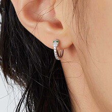 ���s�`�߶���ŮС���r�Ђ����ʯ���hͨ�ڰٴ������¿������l��