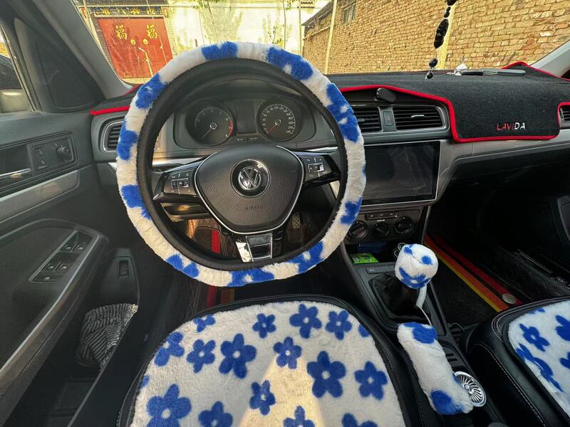 車の短いぬいぐるみのハンドルカバー、3セットの男女のタイプ|undefined