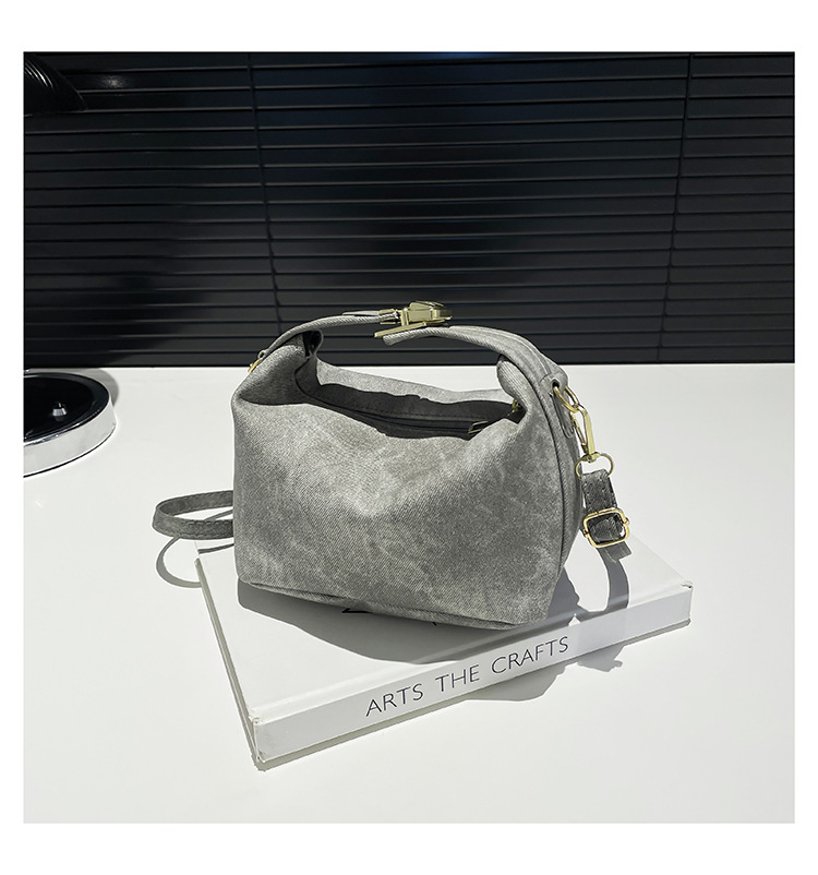 Nueva bolsa de hombro coreana universal 2024 otoño invierno bolso de mano de estilo extranjero diseño de nicho de moda de alto nivel