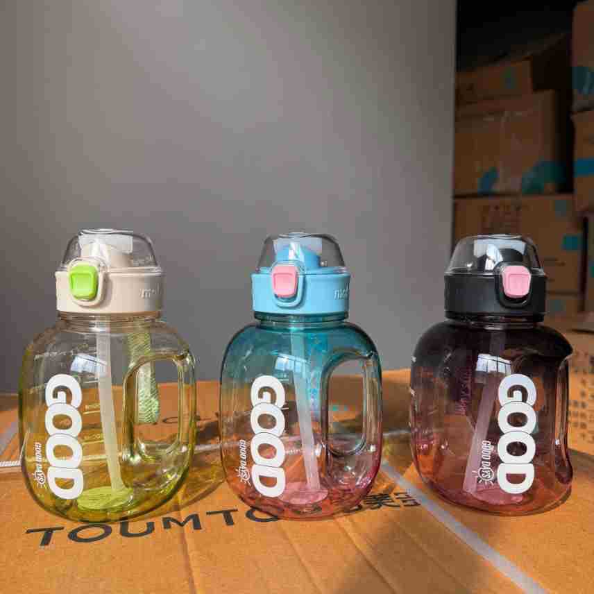 Botellas de agua personalizadas de gran capacidad para estudiantes masculinos y femeninos, botellas de agua para fitness al aire libre, vasos de agua de plástico resistentes a altas temperaturas, fabricante de vasos elegantes de gran capacidad.