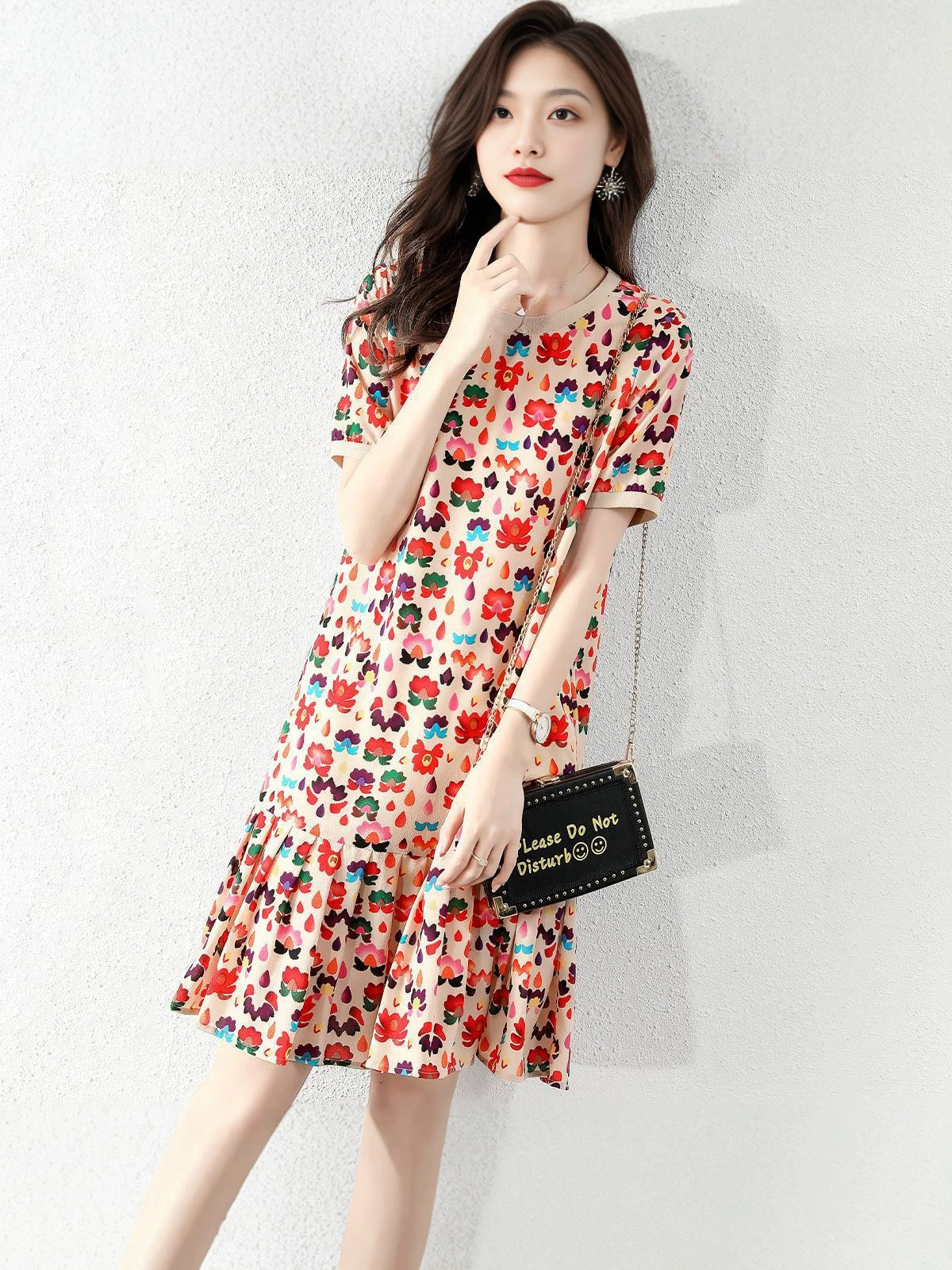 Đầm maxi nữ thắt eo cổ tròn tay ngắn họa tiết hoa vỡ ống suông — Hoa vỡ màu đỏ