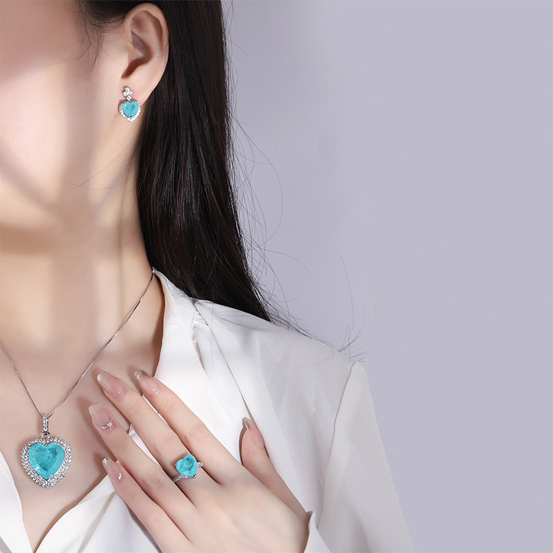 Zhuang Sheng joyería de cobre chapado en oro collar de la vendimia de las mujeres de simulación Paraiba en forma de corazón de diamantes incrustados traje 20*20