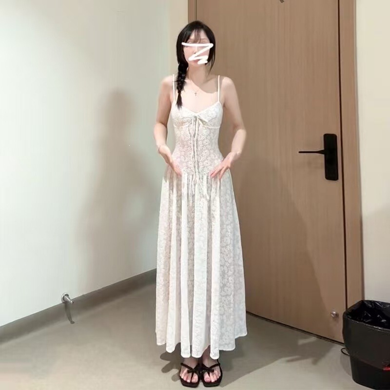 White Floral Spaghetti Strap Dress for Women, Summer French Style, Elegant Waist-Cinching Long Dress, 2026 New Model, Gentle and Pure Desire Style