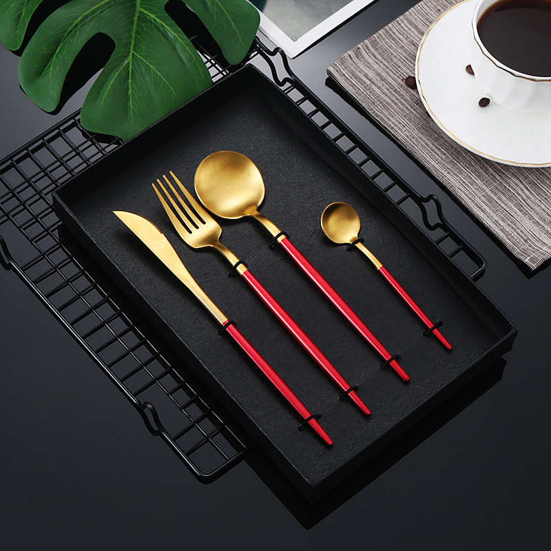 Cuchillo de vajilla de acero inoxidable 304, tenedor y cuchara transfronterizo portugués vajilla occidental cuchillo de carne, tenedor y cuchara caja de regalo de cuatro piezas