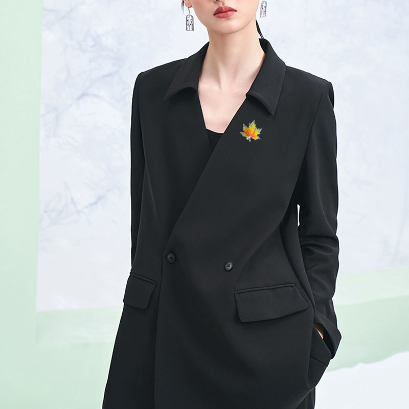Elegant Mori Style Cute Enamel Painted Maple Leaf Brooch Puncture Needle Micro Inlay Zirconia Anti-running Light Buckle Fixed Collar Needle