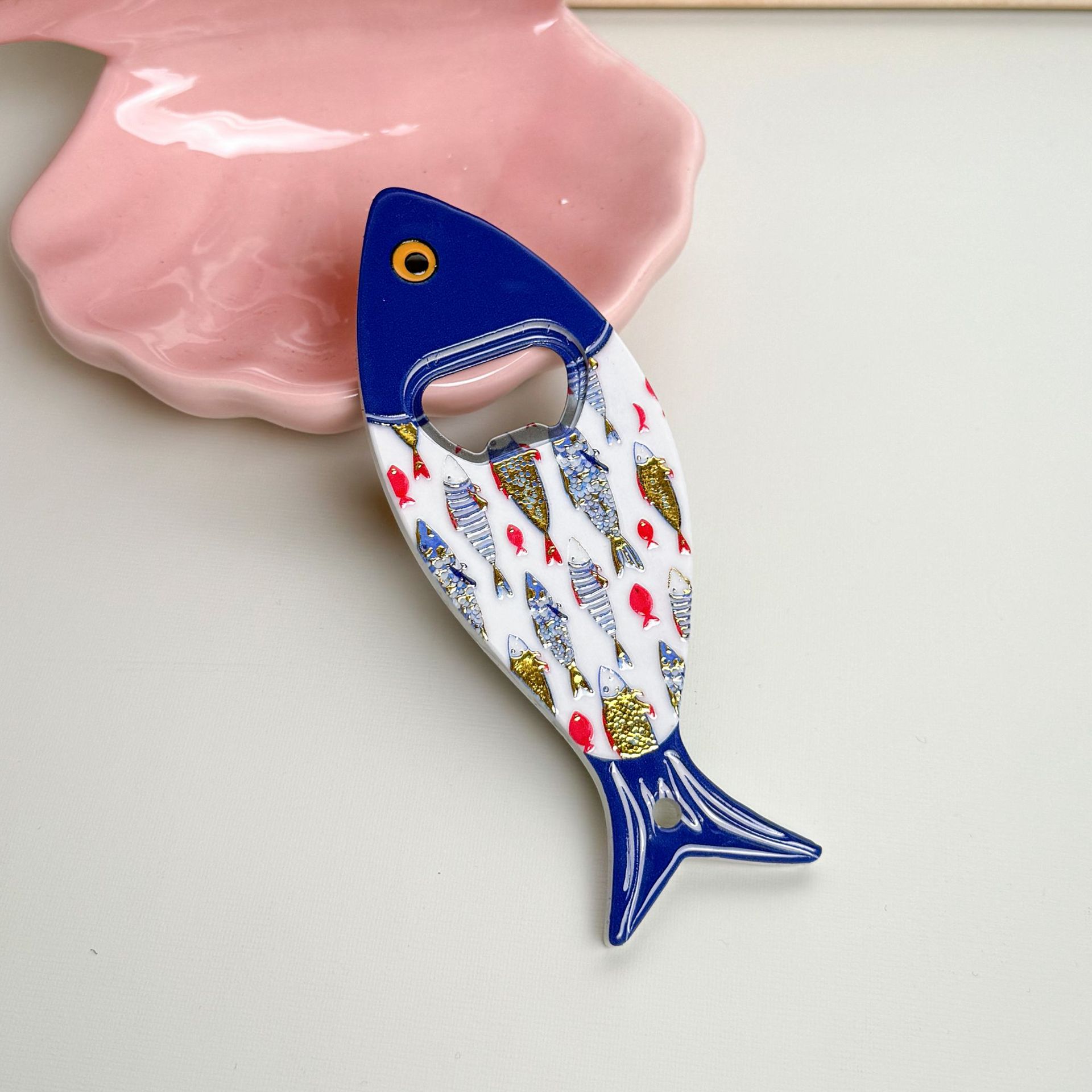 Nuevo pez transfronterizo abrebotellas pegatinas de refrigerador material melamina en relieve textura tecnología de estampado estereoscópico fuerte pegatinas de refrigerador