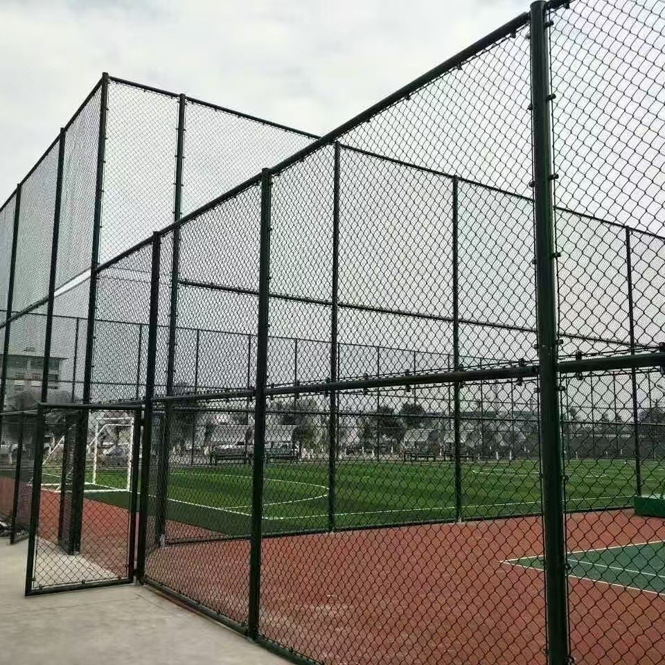 球场围网学校操场篮球场运动场围栏网菱形防护隔离勾花体育场围网