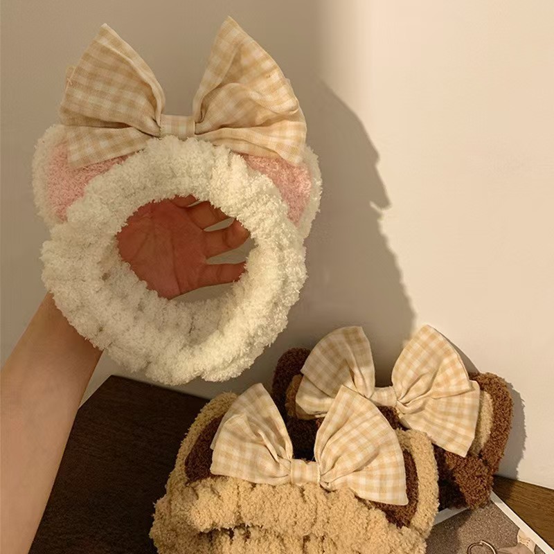 Cartoon bow tie with bow for face washing