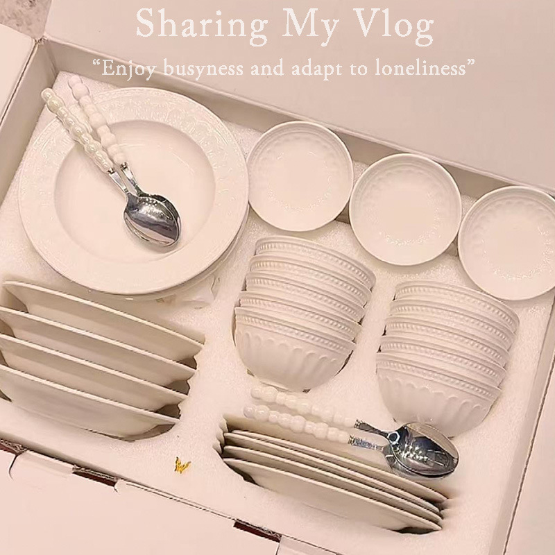Pure White Bowl and Plate Set, Retro Ceramic Tableware, Household Rice Bowls, Deep Plates, Free Combination, High-End Design, Gift-Giving Pure White Bowl and Plate Set, Retro Ceramic Tableware, Household Rice Bowls, Deep Plates, Free Combination, High-End Design, Gift-Giving