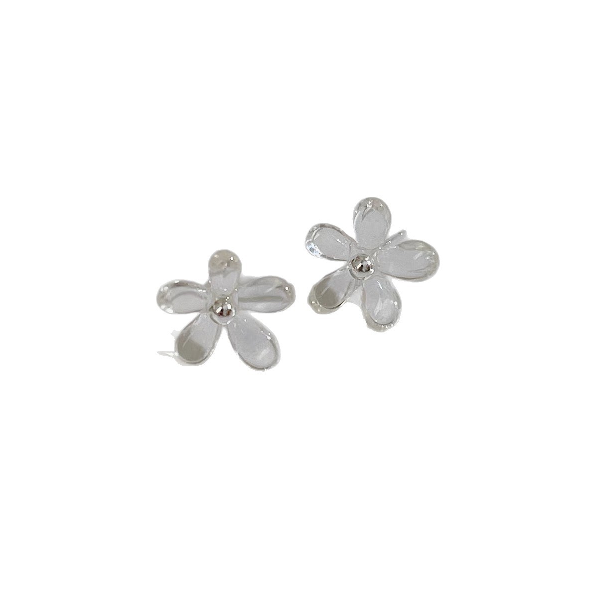 Oversized Sculptural Acrylic Clip-on Earrings Modern European Style_voghion.com