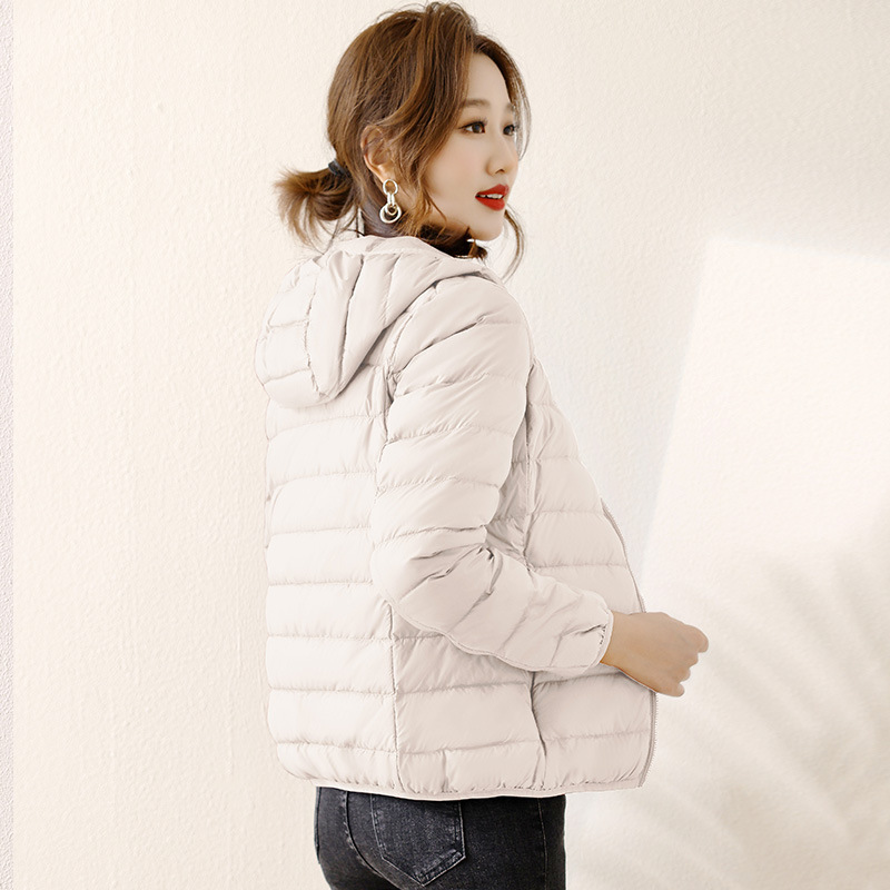 Lightweight Down Jacket Women's 2023 New Short Winter Coat 90 White Duck Down Large Size Hooded Jacket Women's Slim-fit Lightweight