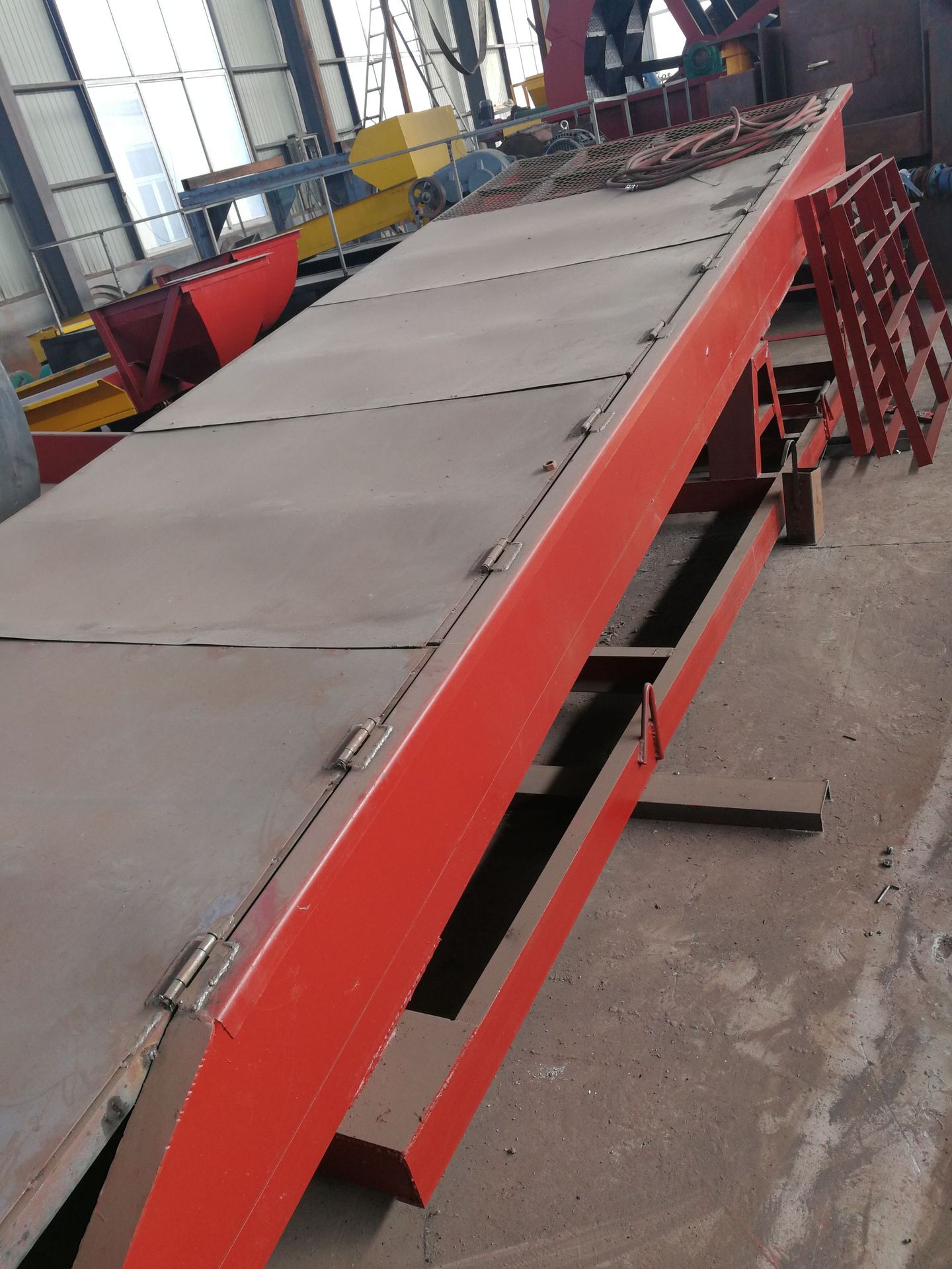 沙金设备配置中为什么选金溜槽这么重要要如何选择