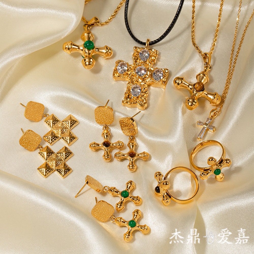 Joyería transfronteriza europea y americana ins collar popular 18K chapado en oro de acero inoxidable Cruz combinación colgante collar para las mujeres