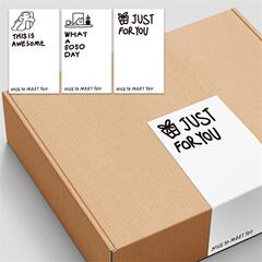 飛行機の箱はカードのシールを出して包装の箱を貼ります。