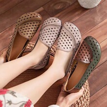 2025春夏新款皮面凉鞋女复古镂空透气牛筋底防滑洞洞鞋平底妈妈鞋