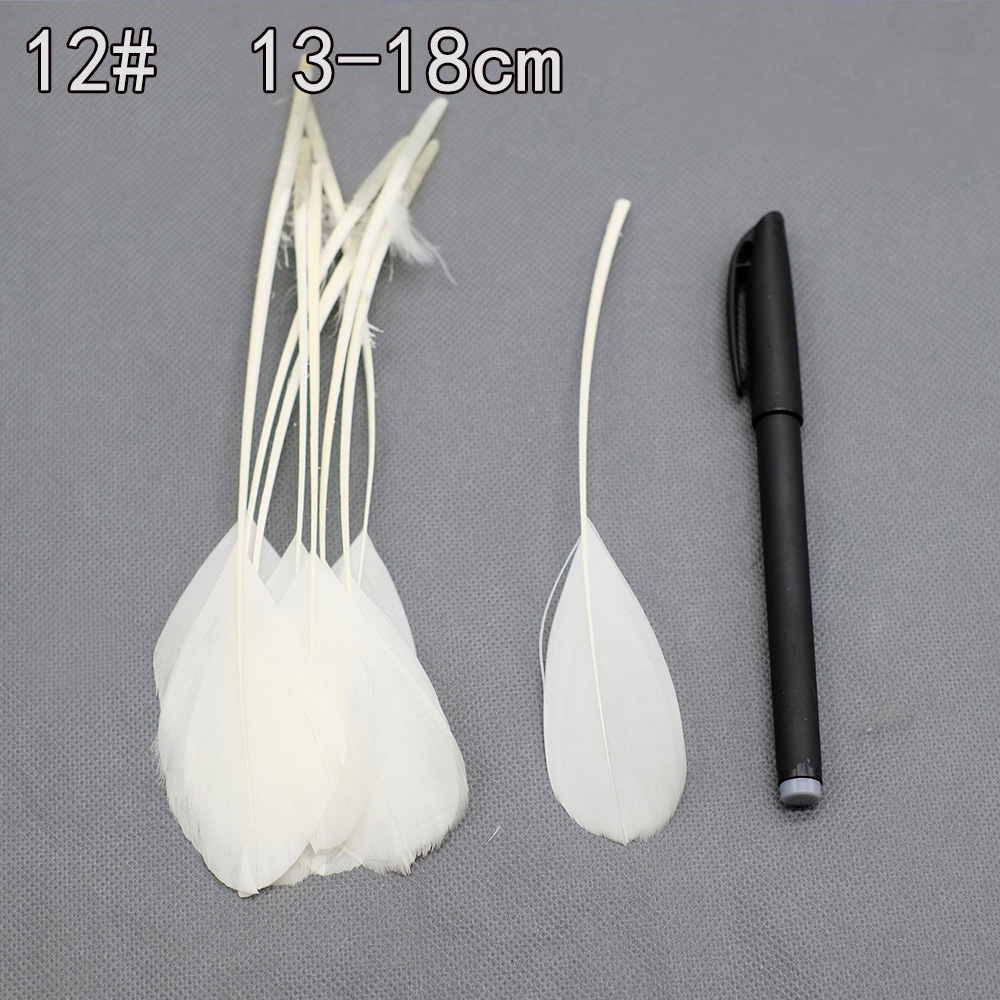 Colección de productos de plumas blancas al por mayor Accesorios de ropa de plumas hechos a mano de bricolaje Accesorios de plumas de ganso Material de plumas de pavo