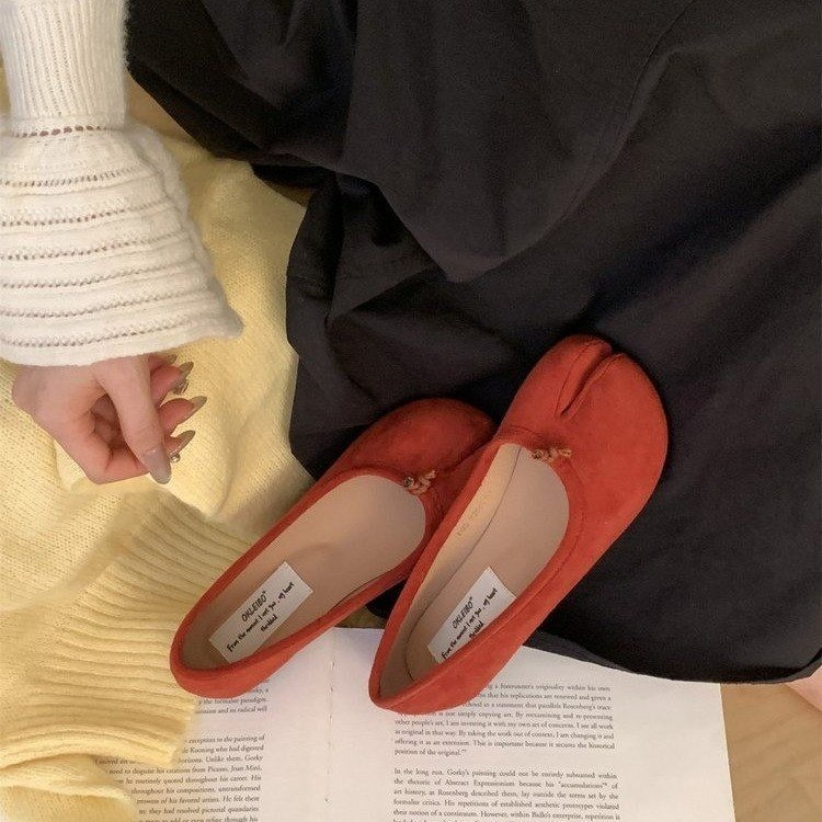 2026 verano de moda casual y cómodo nuevo estilo francés dedos de dedos suaves de fondo poco profundo suave zapatos de pezuña de cerdo de noche