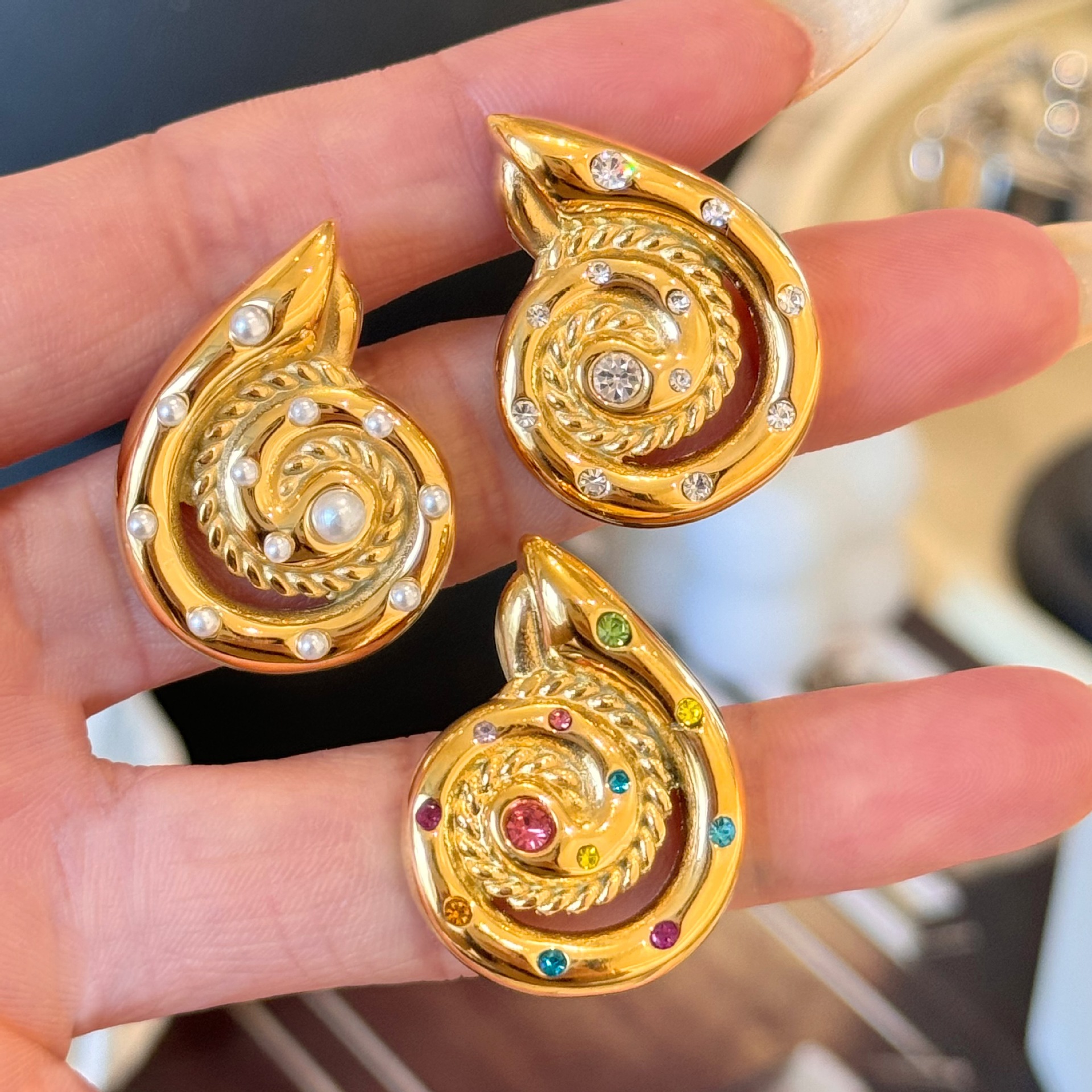 Flower Pattern 1 Pair Retro Flower Plating Titanium Steel 18K Gold Plated Ear Studs