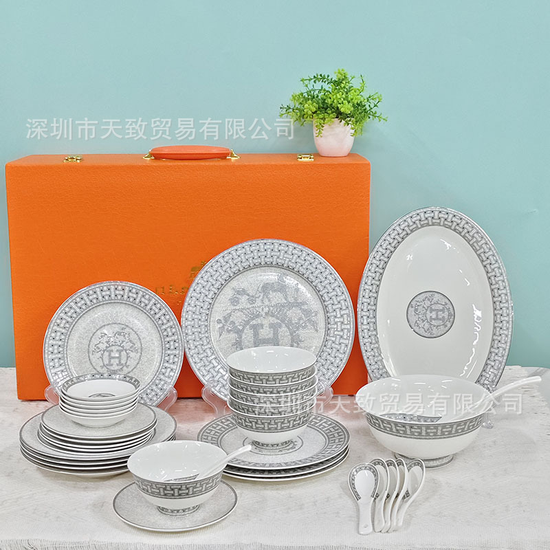 Cross-Border European-Style High-Value Bone China Gray Horse-Drawn Cart 36-Piece Tableware Set for Home Restaurant Ceramic Bowls, Spoons, Plates and Dishes Cross-Border European-Style High-Value Bone China Gray Horse-Drawn Cart 36-Piece Tableware Set for Home Restaurant Ceramic Bowls, Spoons, Plates and Dishes