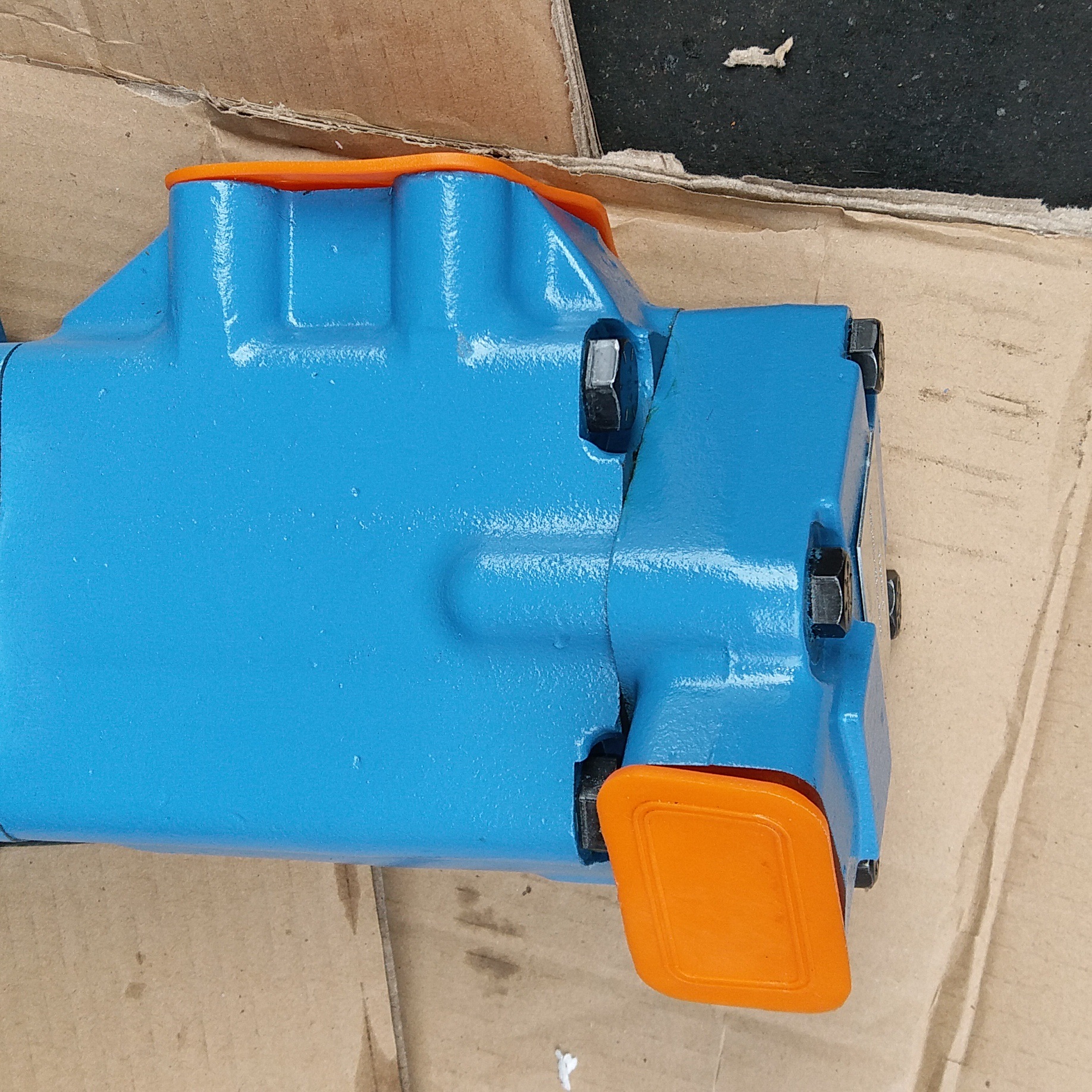 Һѹ��������������ѹ����3525V-30A17��ѹҶƬ�õ���������ĥ