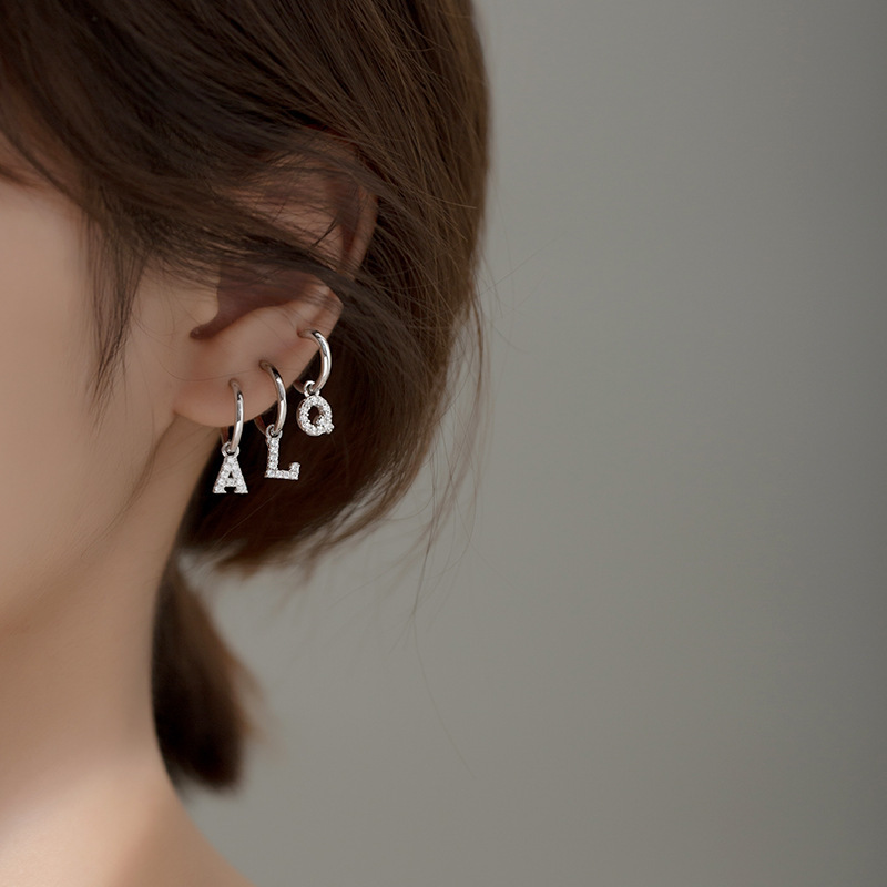 El Rocky   S925 plata 26 letras de diamantes coreana simple personalidad colgante de mujer D9558