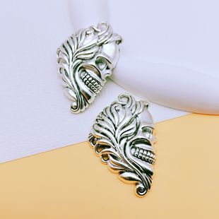 Skull jewelry wholesale accessories ancient silver retro pendant jewelry skull decoration alloy cross-border pendant