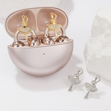 ������������Ů��ͨ����FreeClip���C荿ۊA��С���r�������Ů