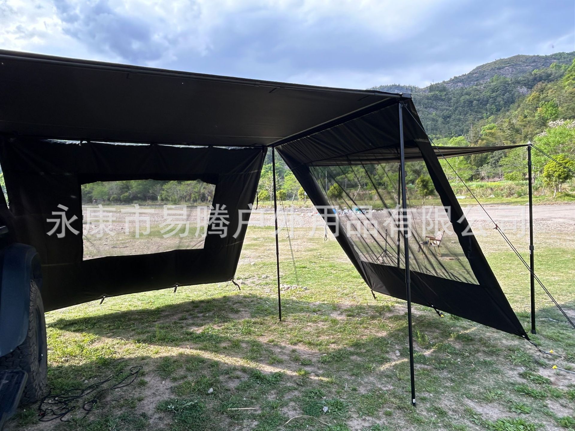 In-Stock Outdoor Camping Thickened Black-Coated Tarp Windproof Sunshade Tent Car Side Expansion Canopy Sunshade