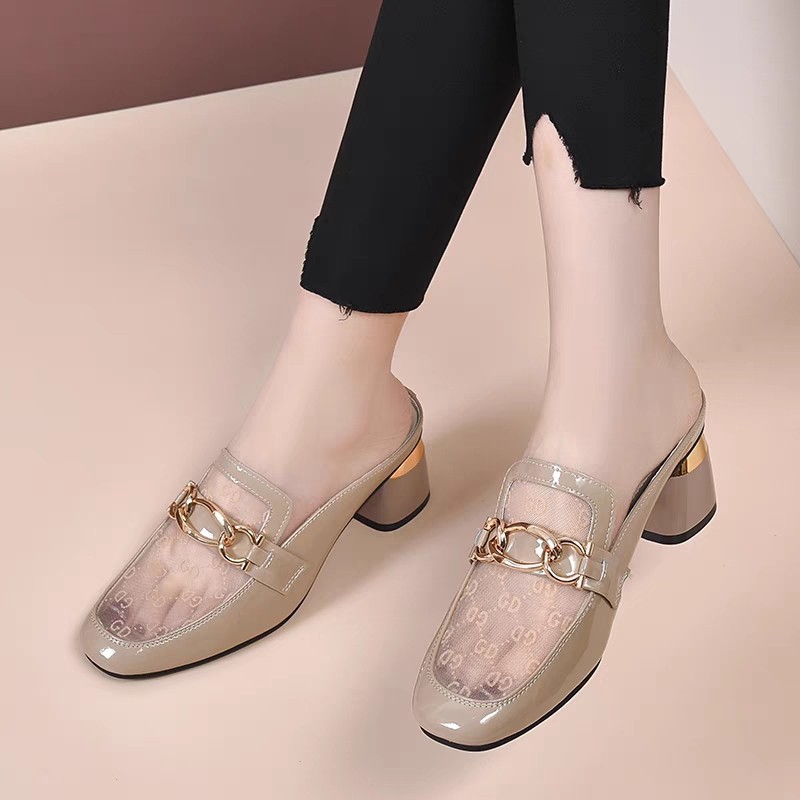 2026 zapatillas de mitad de cabeza de malla de verano zapatillas de tacón grueso para mujeres adultas otras zapatillas de mitad de cabeza de bolsa en stock image 4
