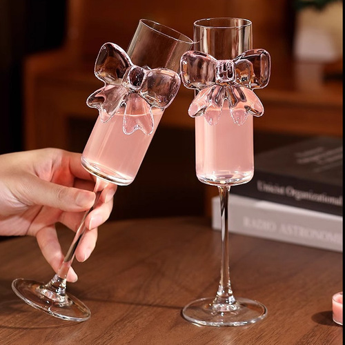 High-definition cute white wine glass juice crystal cup tall stemmed cocktail glass slightly tipsy butterfly champagne glass