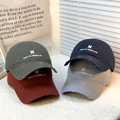 2025新型立体M文字刺繍野球帽男女カップル百合ソフトトップinsアヒル舌帽が顔を見せている