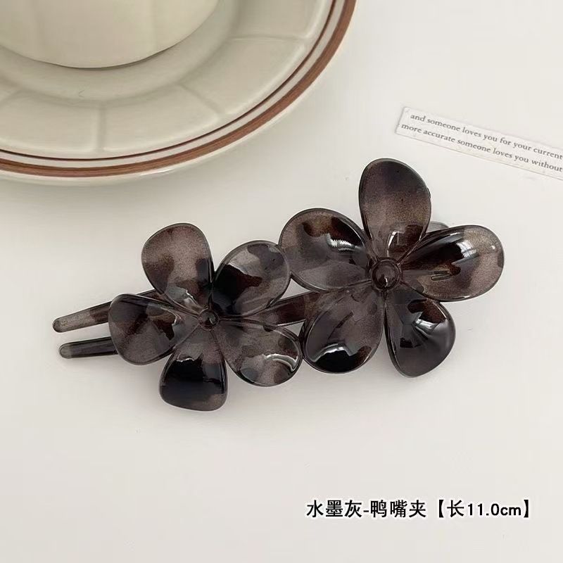 회색 표범 무늬