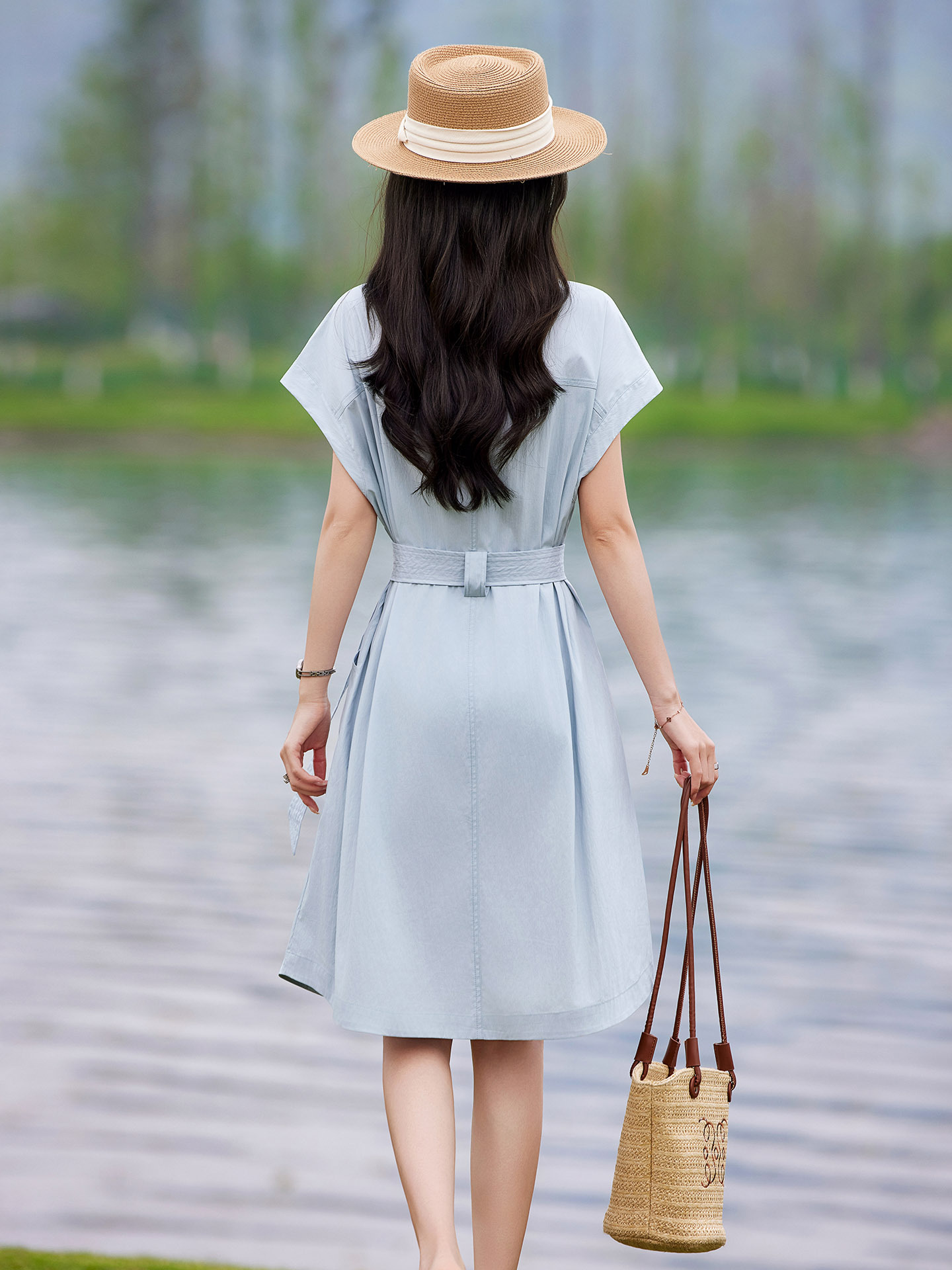 Đầm polo nữ cổ bẻ thắt eo dáng suông midi mùa hè — màu xanh nhạt, màu trắng ngà