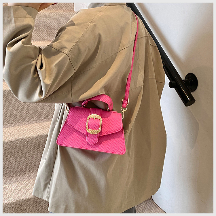 Cross-border wholesale niche design commuter crossbody bag for women 2024, fashionable and versatile women's single-shoulder armpit small square bag undefined