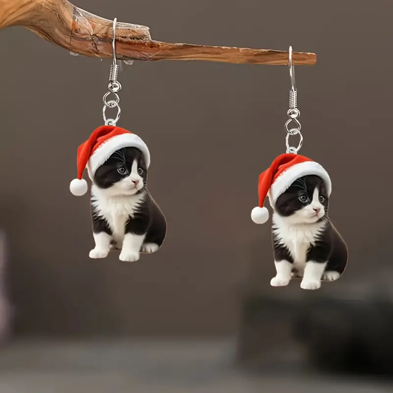 クロスボーダーのクリスマスはクリスマスの帽子をかぶっています。|undefined