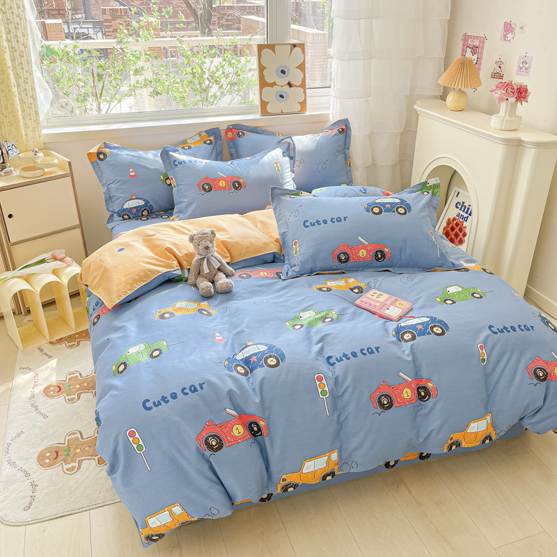 Pequeñas flores de algodón de cuatro piezas de una sola cama impresa cubierta de edredón dormitorio de estudiantes cama de algodón de tres piezas de una sola cama cubierta de edredón