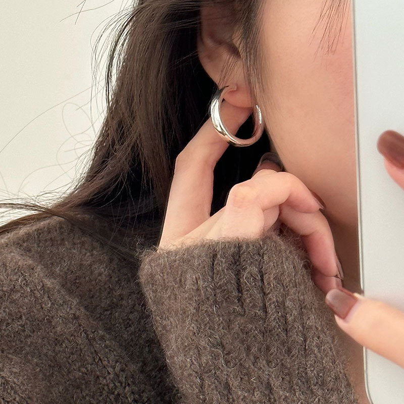 Glossy creative design elegant earrings
