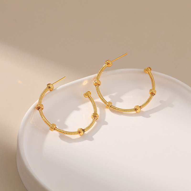 Fashion C Shape Copper Plating Earrings 1 Pair