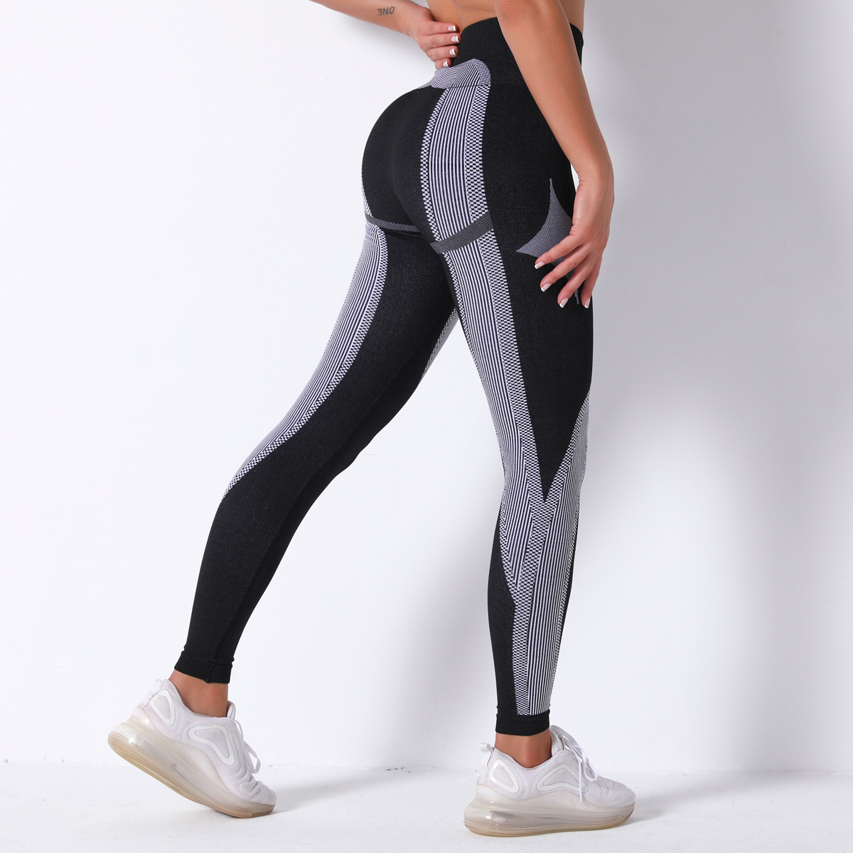 Liquidación de pantalones de yoga a rayas, transpirables, sexys, de punto sin costuras, estilo europeo y americano, que absorben la humedad, para correr, deportes y fitness.