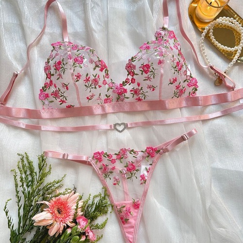 European and American Fashion Rose Embroidery Sheer Sexy Heart Button G-String Set