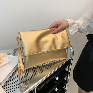 This Year's Popular Fashionable Simple Elegant Clutch Bag 2022 Autumn and Winter New Style Foreign Style Coin Purse Foldableing Women's Bag